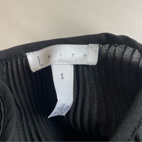 Black Top Minimalist Accordion Boxy Leith Bell Small Semi-Sheer Contemporary - Picture 3 of 8